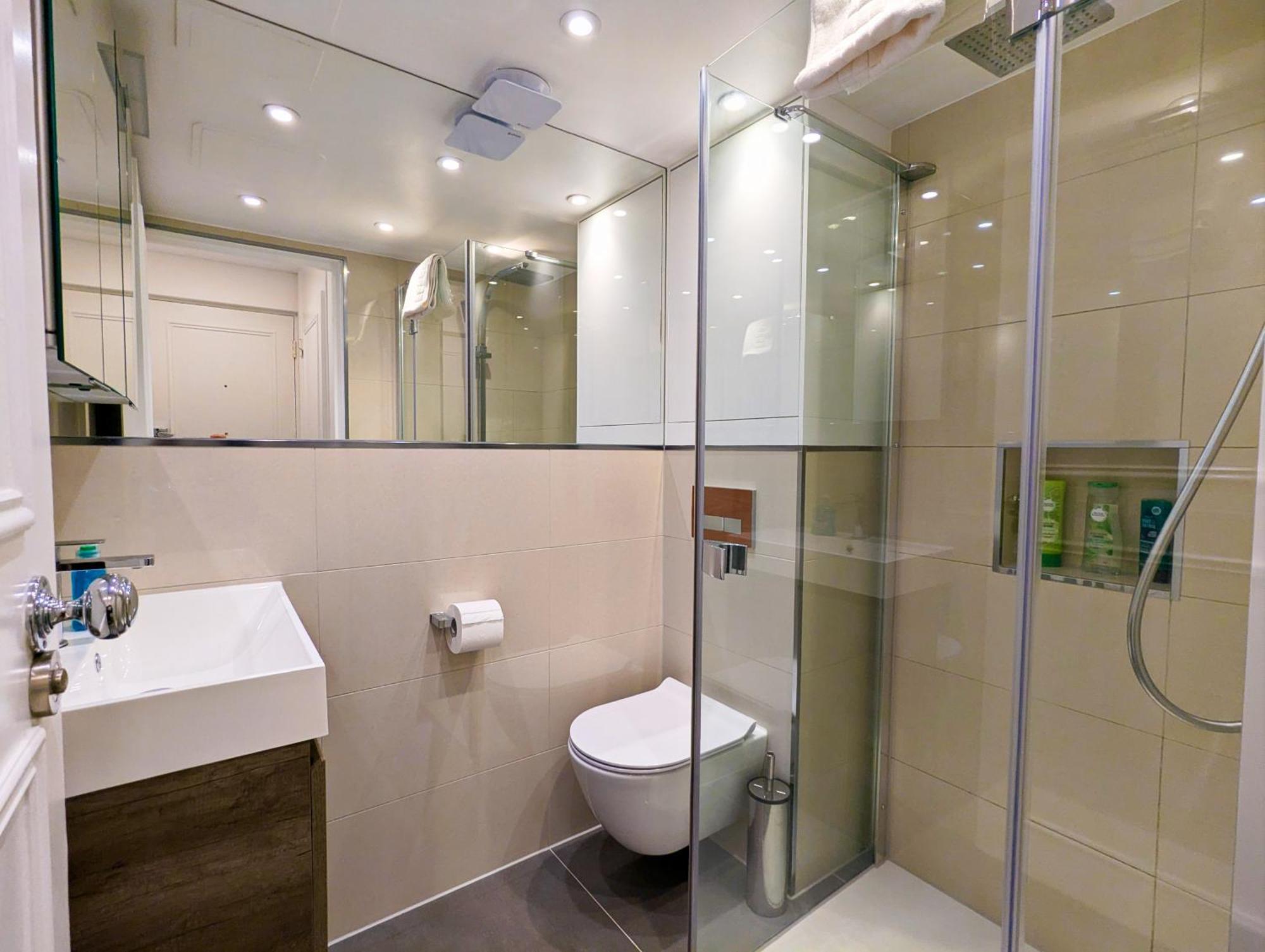 Modern 1 Bedroom Apartment In Kensington Londra Dış mekan fotoğraf